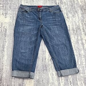 Contrast Jeans with Rolled Up Hems